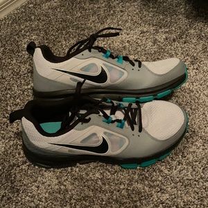 New Nike shoes Only one around the store